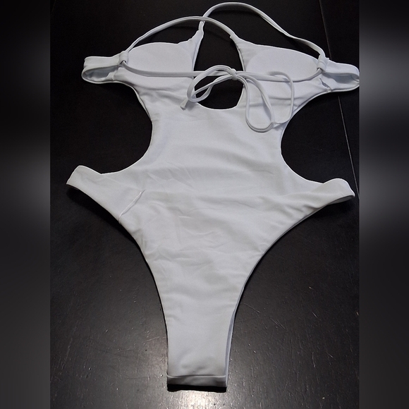 NWT Hyperfire Sexy Cut Out One Piece Swimsuit    Size S - Picture 5 of 8